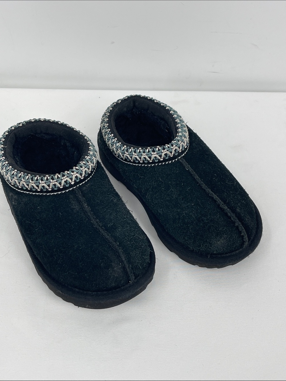 UGG TASMAN II TODDLERS SIZE 9 Black Knit Slip-On with Light Blue Trim